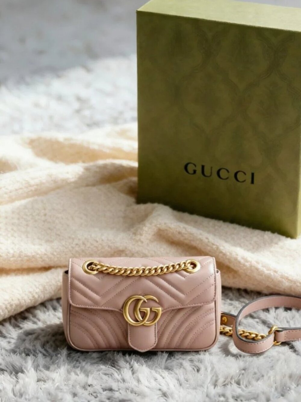 Gucci GG Marmont Small Shoulder Bag